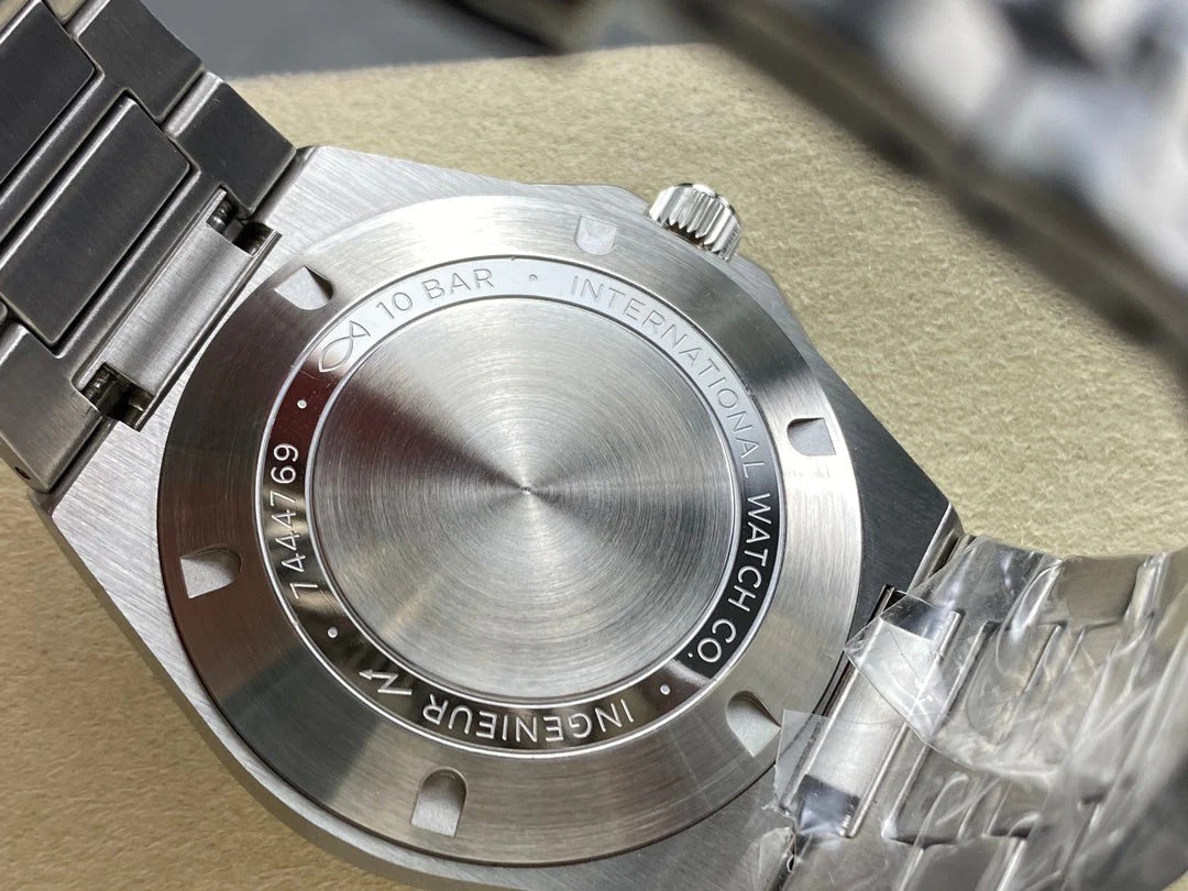 IWC Ingenieur 40mm White Dial Sliver White Numerals Steel Case