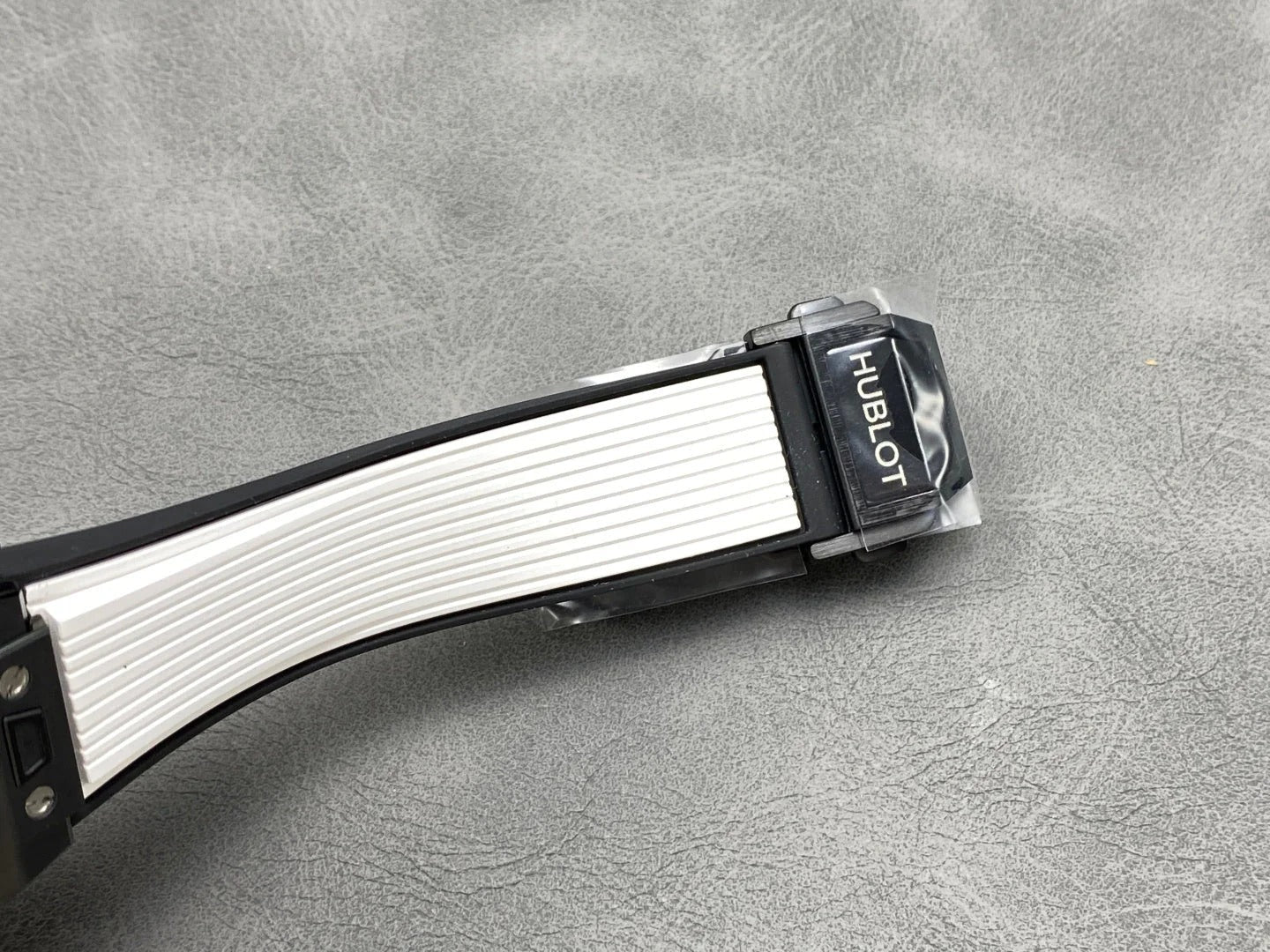 Hublot Big Bang Unico Black Magic 42mm White Rubber Strap