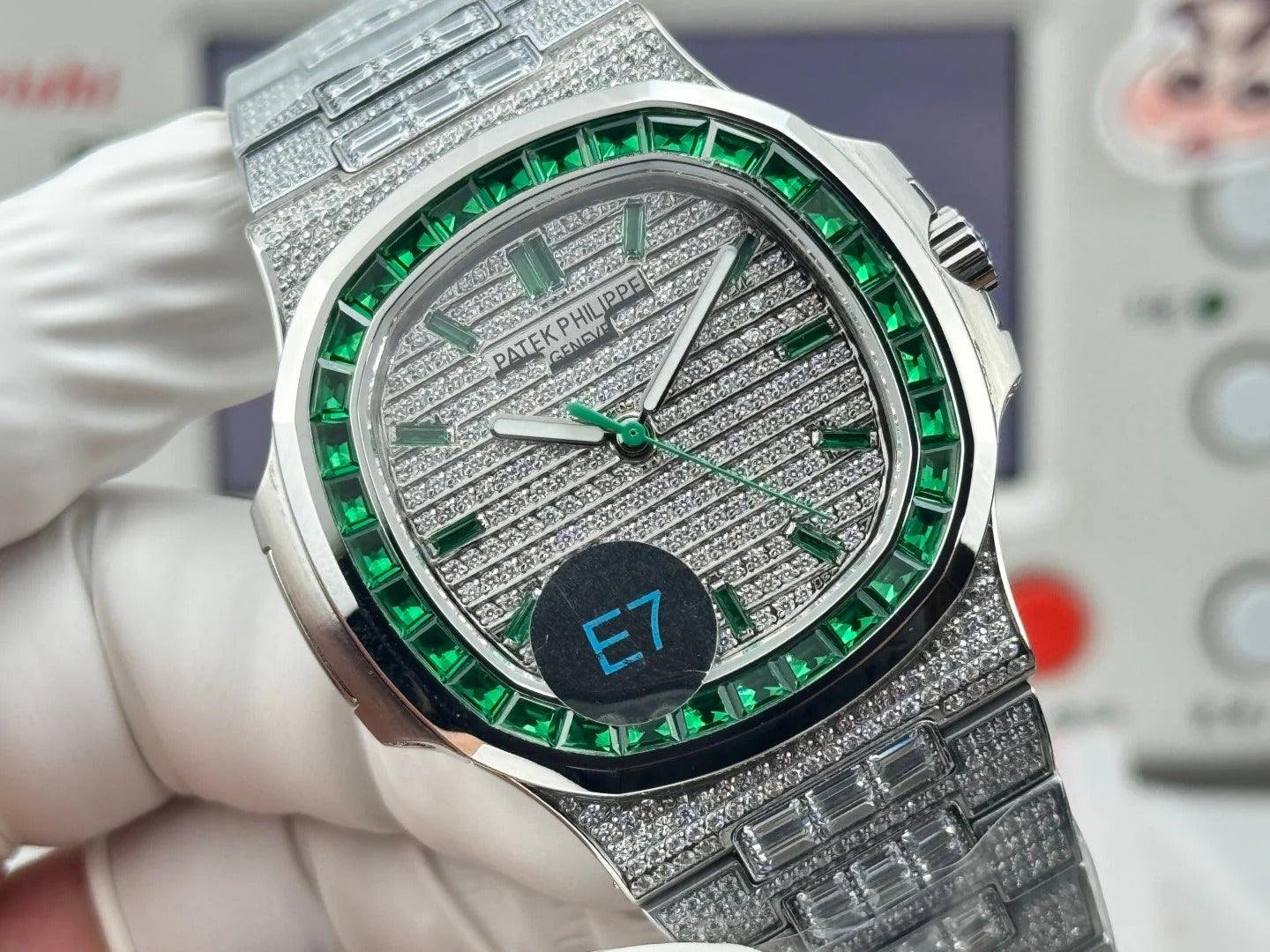 Patek Philippe Nautilus 40mm Emerald Green Benzel With Diamond Watch