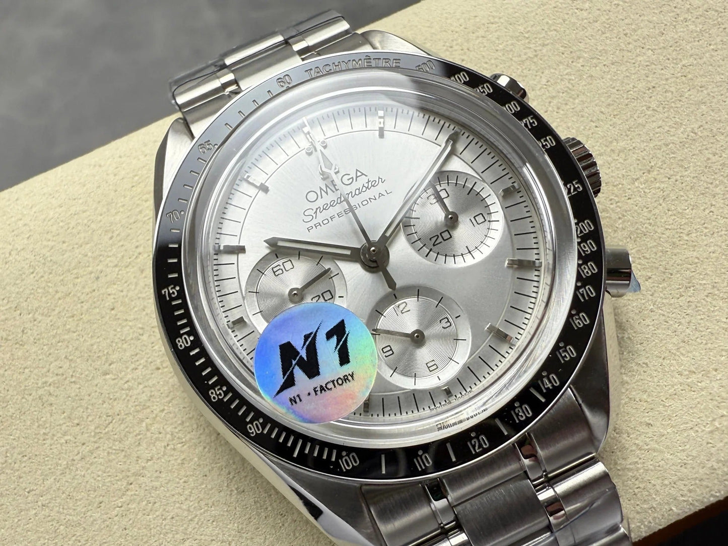 Omega Speedmaster Professional Moonwatch 42mm Stainless Steel Strap Silver Dial