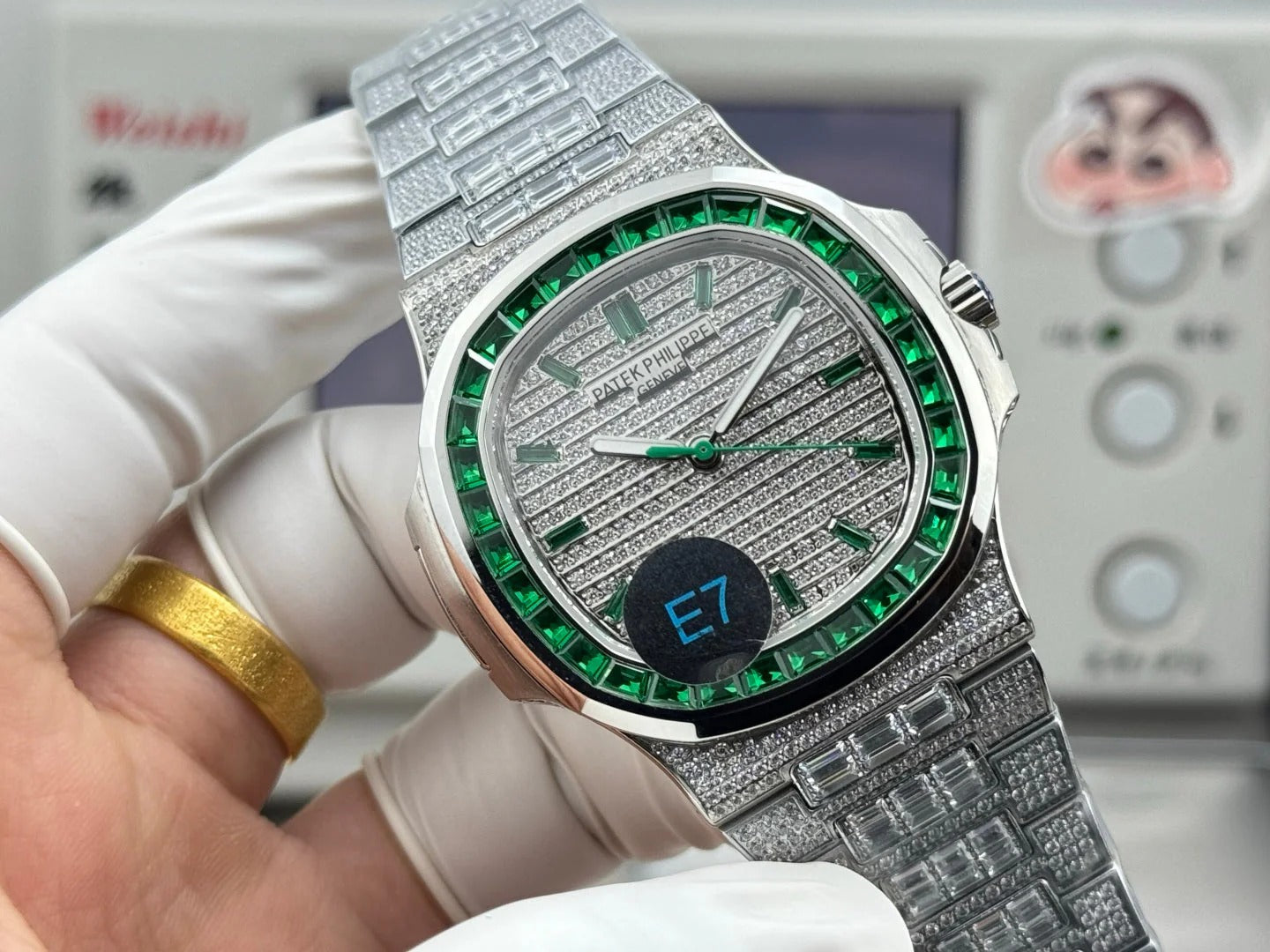Patek Philippe Nautilus 40mm Emerald Green Benzel With Diamond Watch