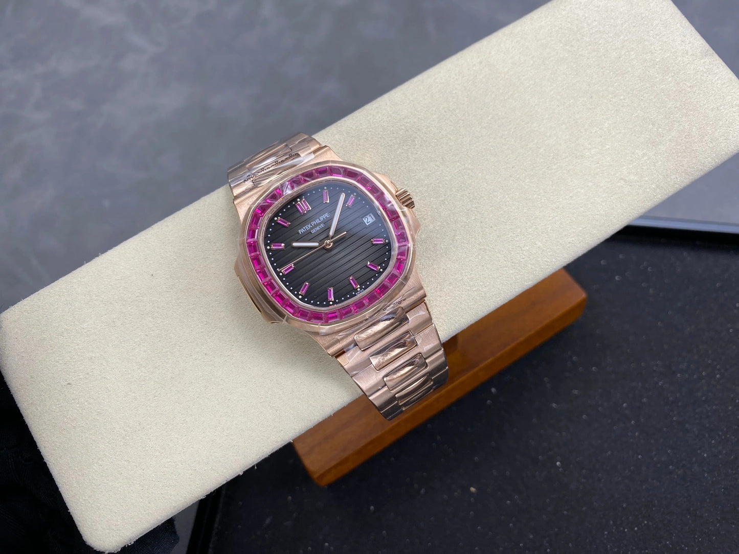 Patek Philippe Nautilus 40mm Pink Ruby Benzel Rose Gold Watch