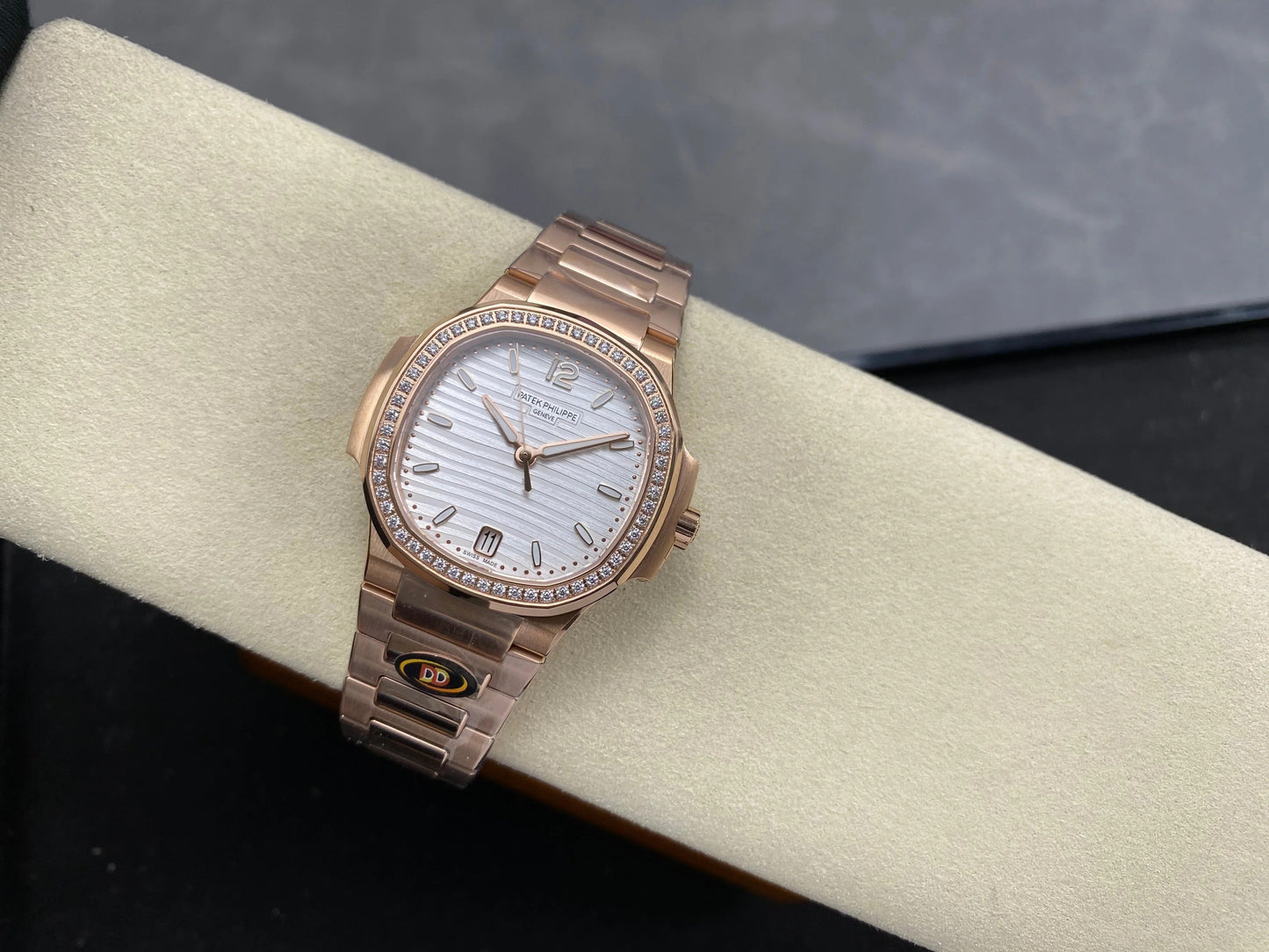 Patek Philippe Nautilus 35.2mm Rose Gold Case White Dial