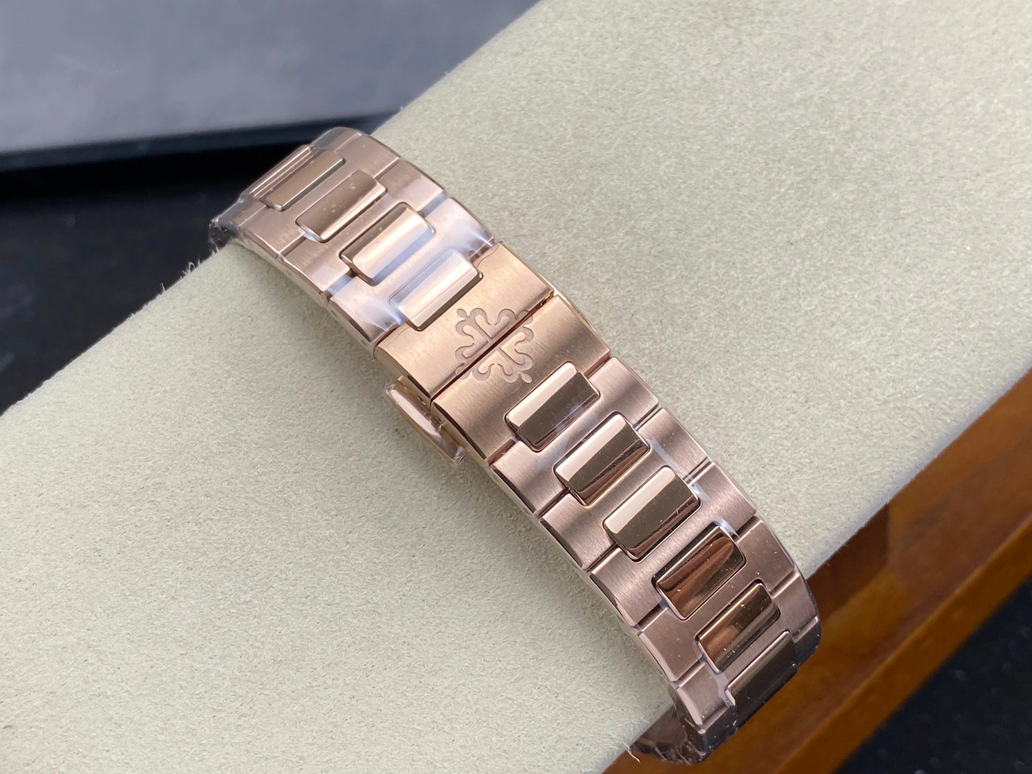 Patek Philippe Nautilus 35.2mm Rose Gold Case White Dial
