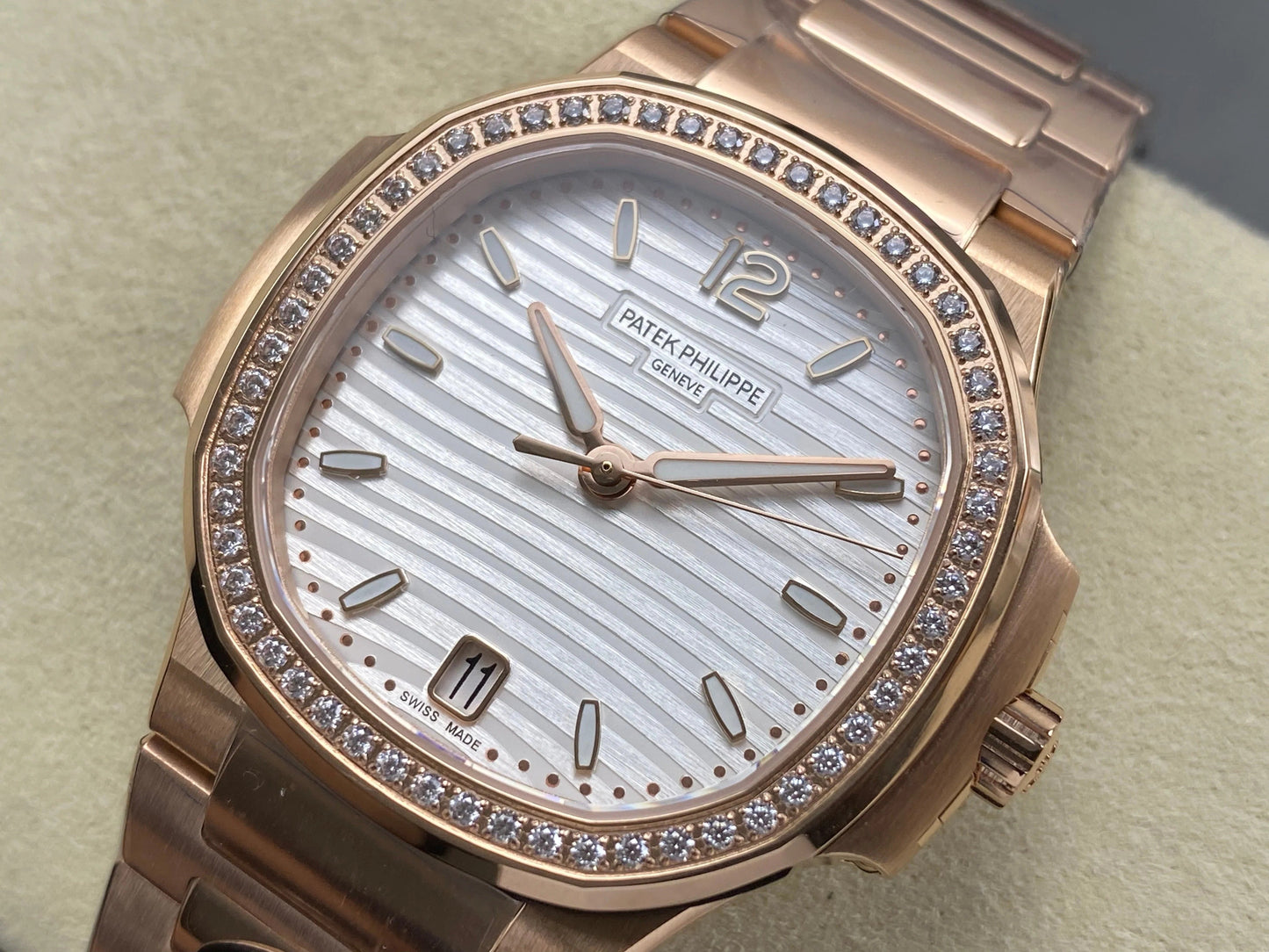 Patek Philippe Nautilus 35.2mm Rose Gold Case White Dial
