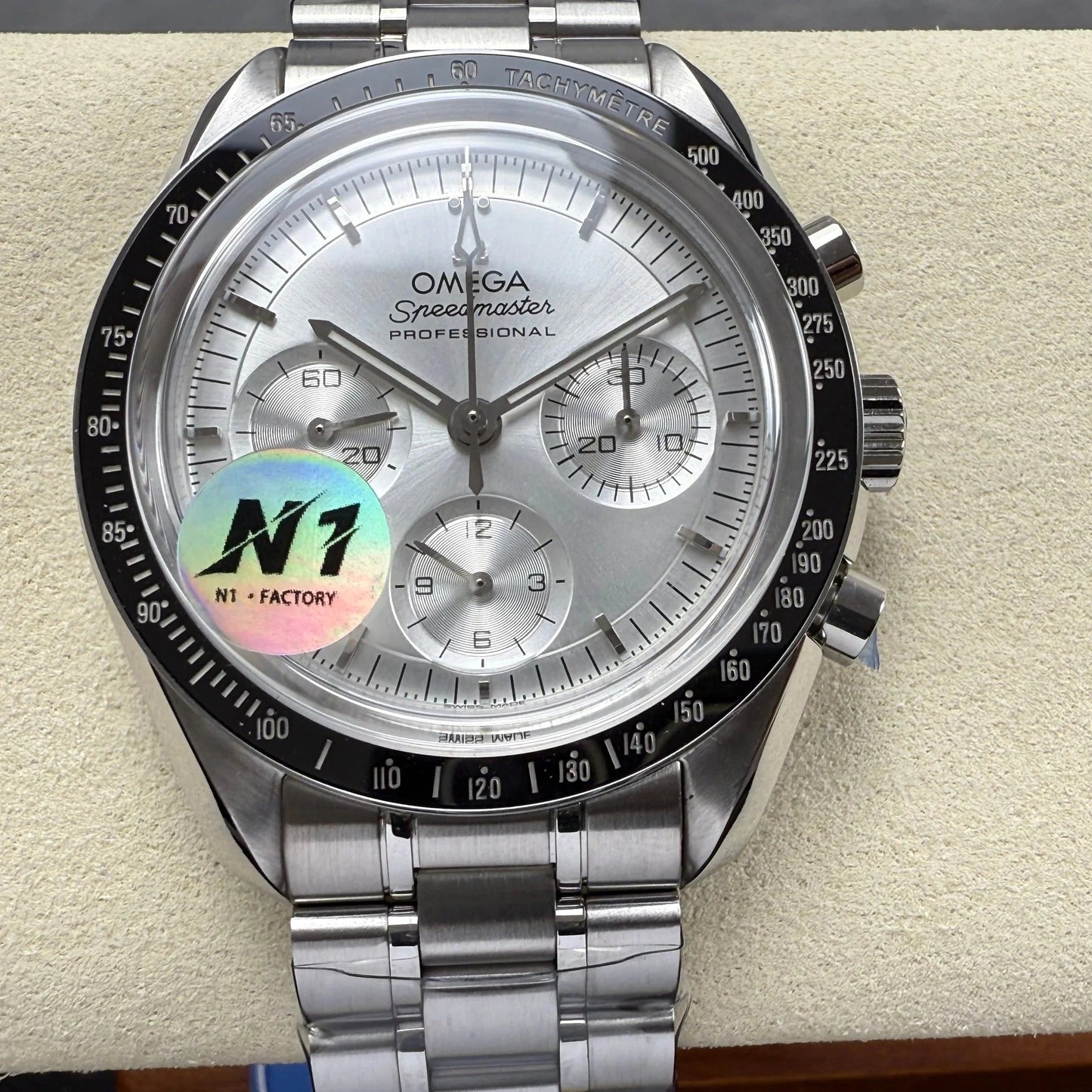 Omega Speedmaster Professional Moonwatch 42mm Stainless Steel Strap Silver Dial