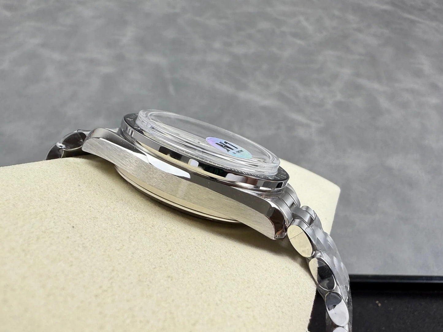 Omega Speedmaster Professional Moonwatch 42mm Stainless Steel Strap Silver Dial