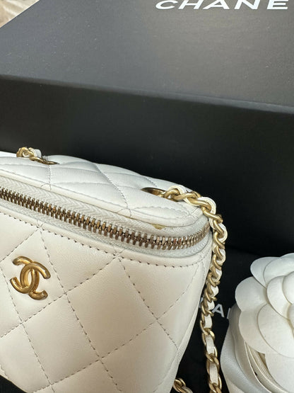 Chanel 21 Vanity With Gold Ball