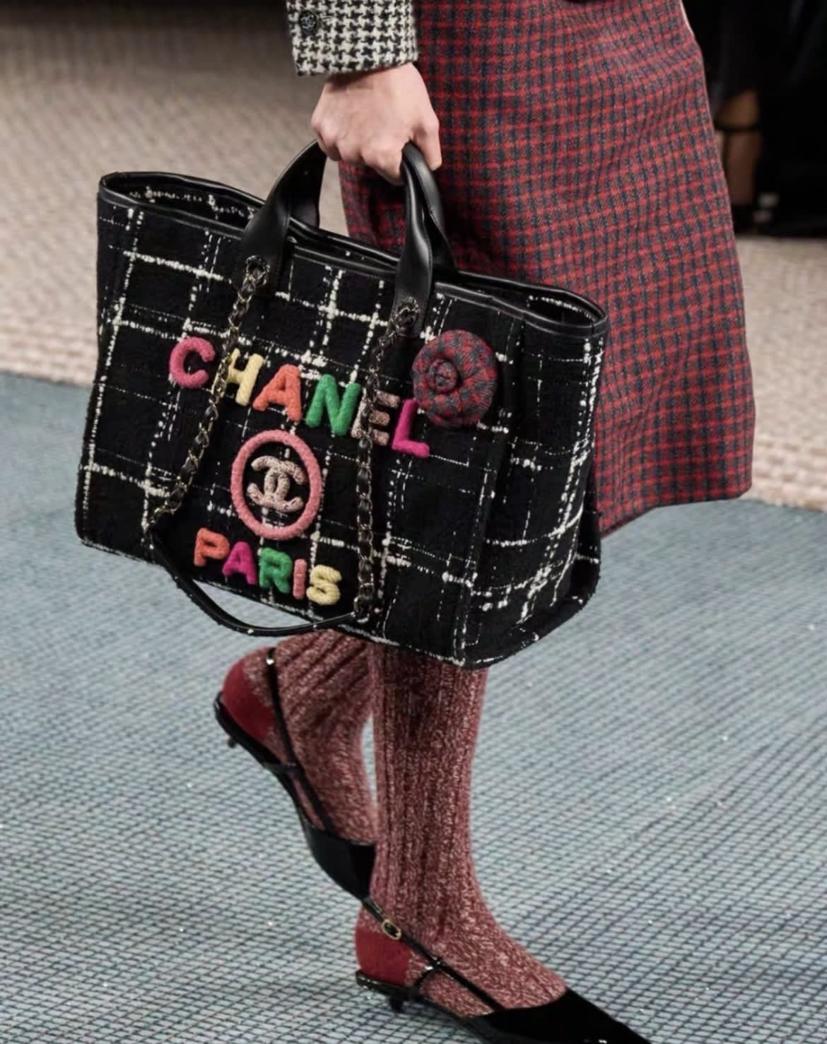 Chanel 22Aw Black And White Plaid With Colorful Letters Woolen Beach Bag