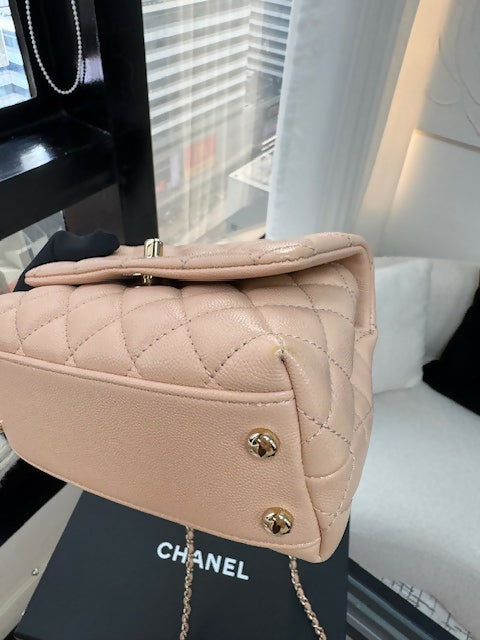 Chanel 21 Coco Handle Mini Flag Bag