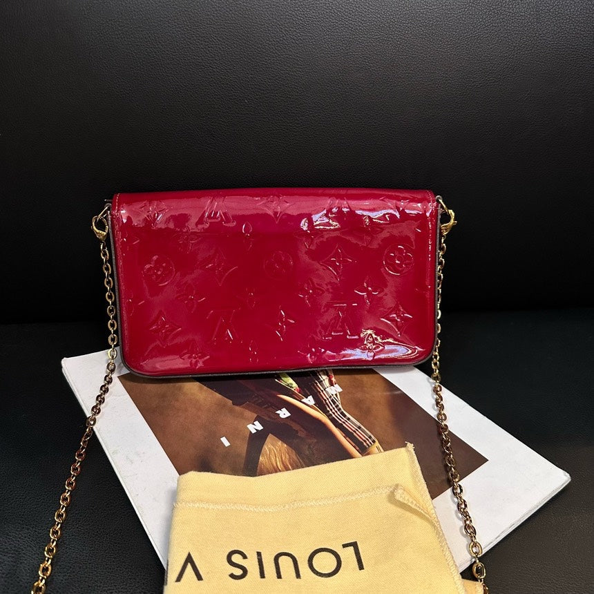 Louis Vuitton Plum Patent Leather Crossbody Bag 21.5cm