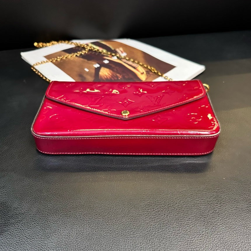 Louis Vuitton Plum Patent Leather Crossbody Bag 21.5cm