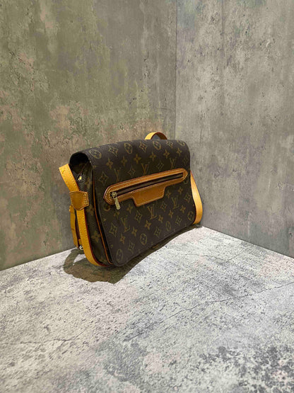 Louis Vuitton Monogram Canvas Crossbody Vintage Brown Medium