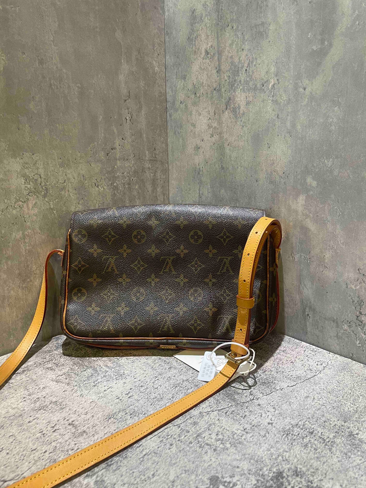 Louis Vuitton Monogram Canvas Crossbody Vintage Brown Medium