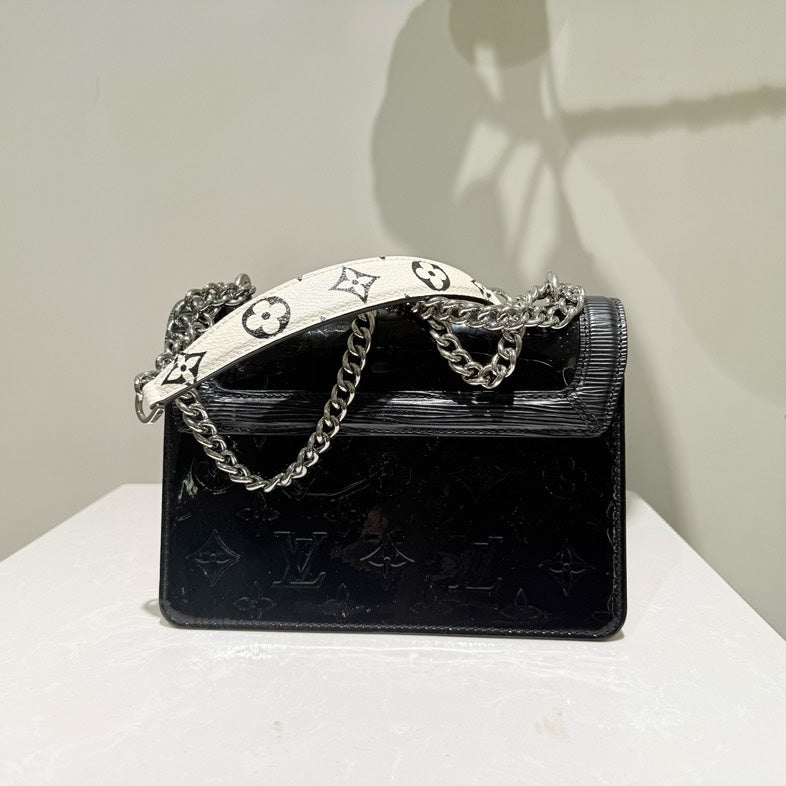 Louis Vuitton Black Patent Epi Leather Crossbody Bag Medium