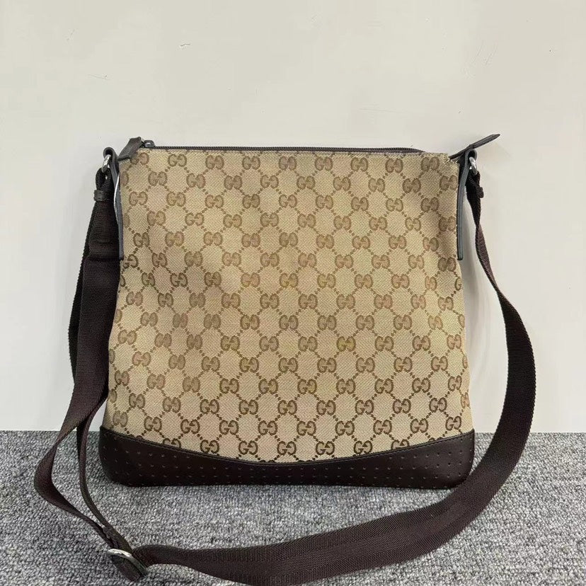 Gucci GG Supreme Canvas Beige Crossbody Bag