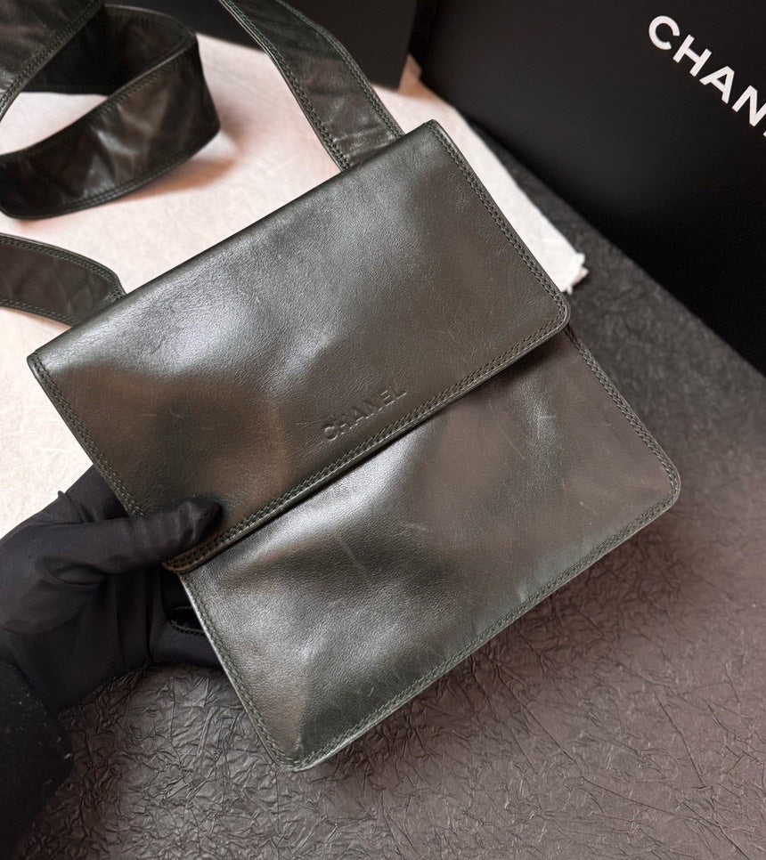 Chanel Vintage Crossbody Bag Black Leather