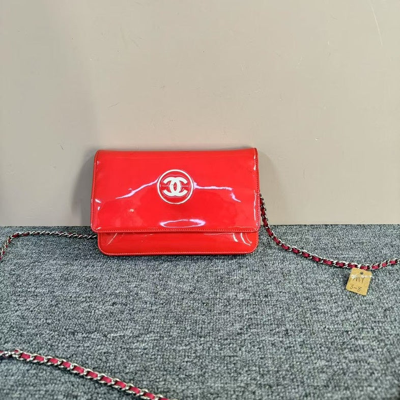 Chanel Vintage Patent Leather Red Crossbody Bag Preloved MY3-8