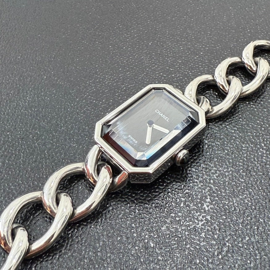 Preloved Chanel QZ Watch Luxury Silver Bracelet 17cm GT4779
