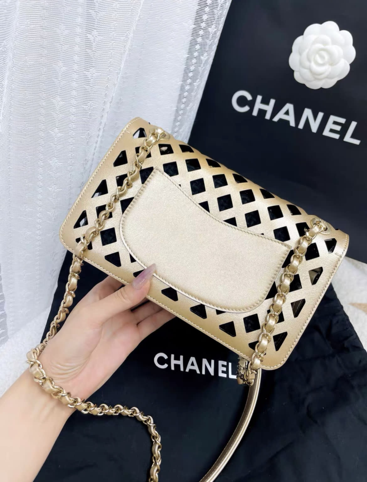 Chanel 21 Ss Gold Diamond Pattern Cf Chain Bag