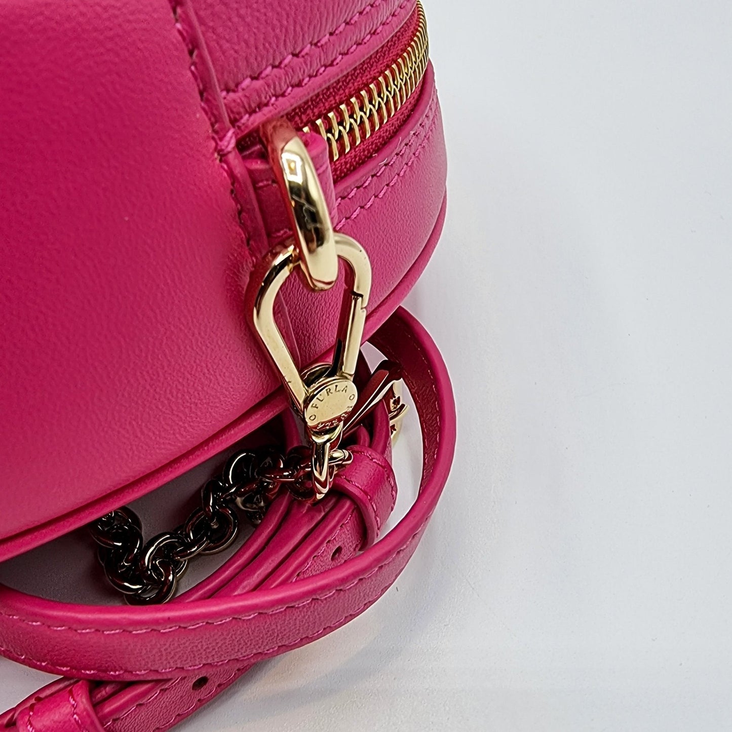 Swing Mini Round Leather Crossbody Pink