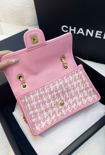 Chanel Luxury Leather Pink Handbag Pink