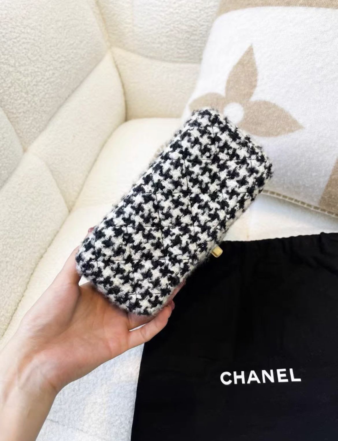 Chanel 22 Black And White Tweed Square Chain Bag