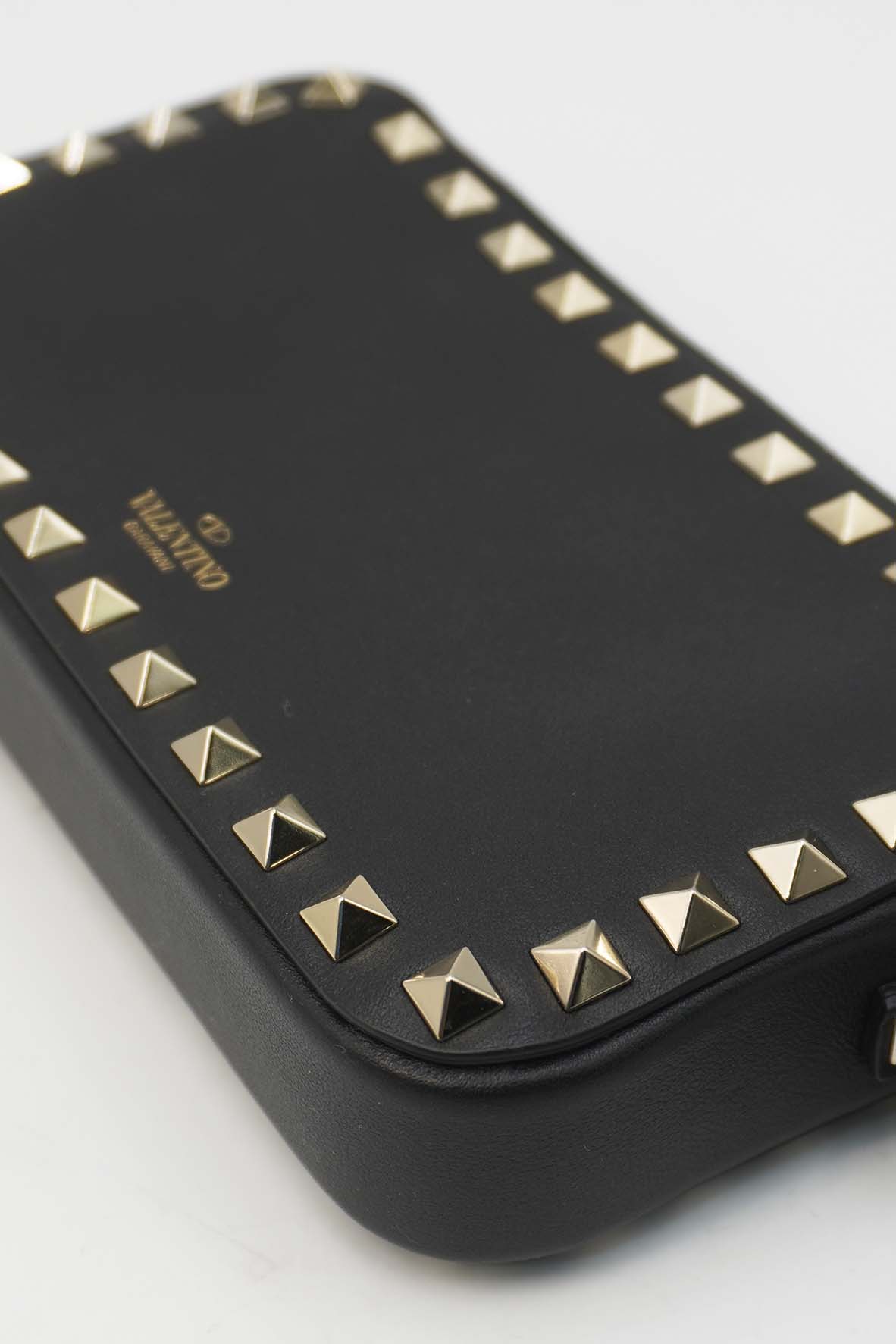 Garavani Rockstud Chain Camera Crossbody Bag Black