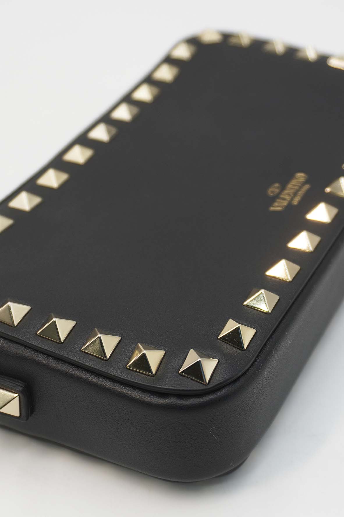 Garavani Rockstud Chain Camera Crossbody Bag Black