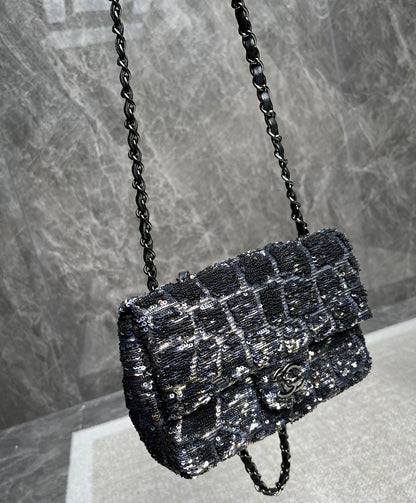 Chanel Luxury Leather Handbag Style 8