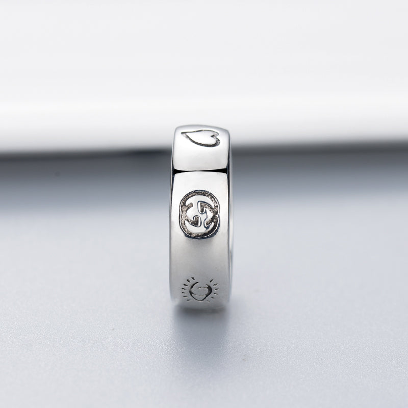 Silvery ring