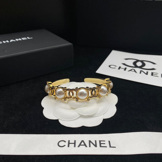 pearl gloden bracelet