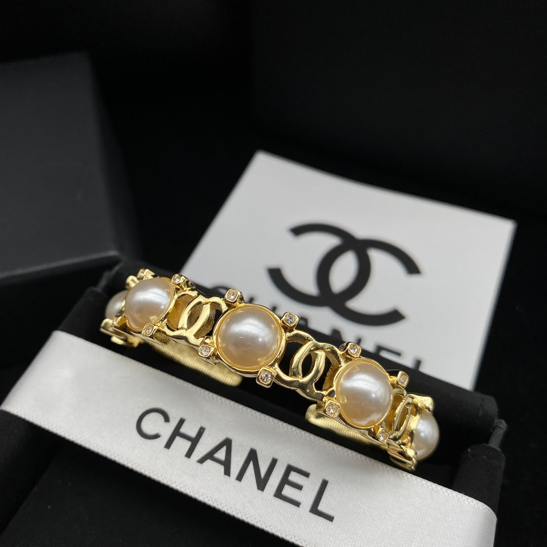 pearl gloden bracelet