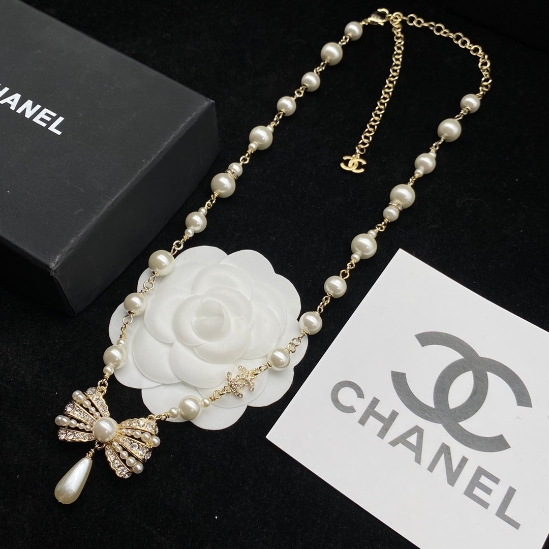 pearl delicate necklace