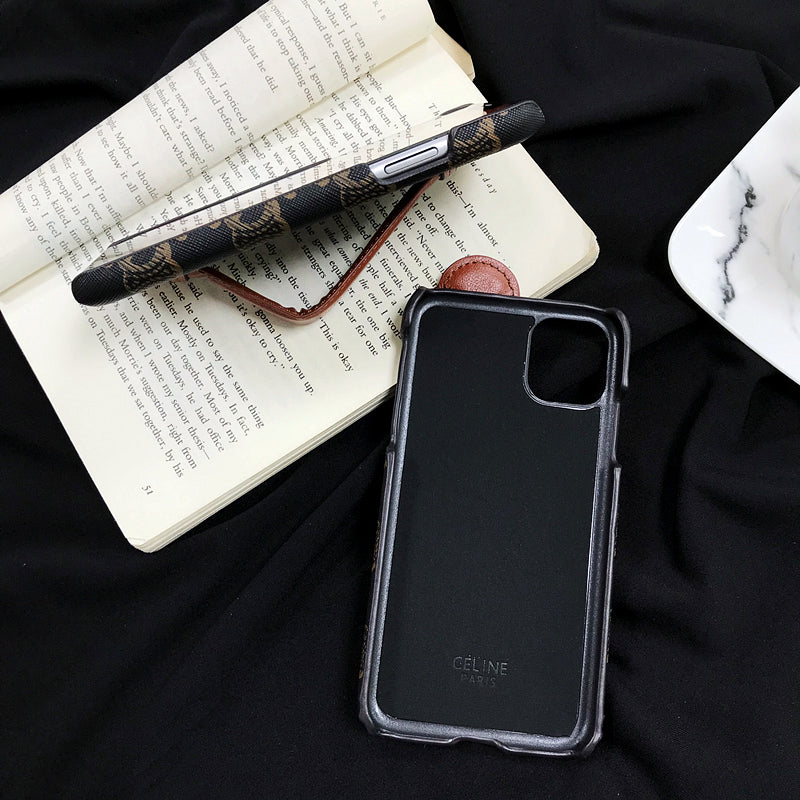 Contrast color wristband phone case