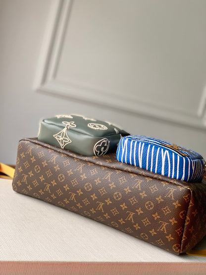 L V Multi Backpack [ 32 x 41 x 15cm ]
