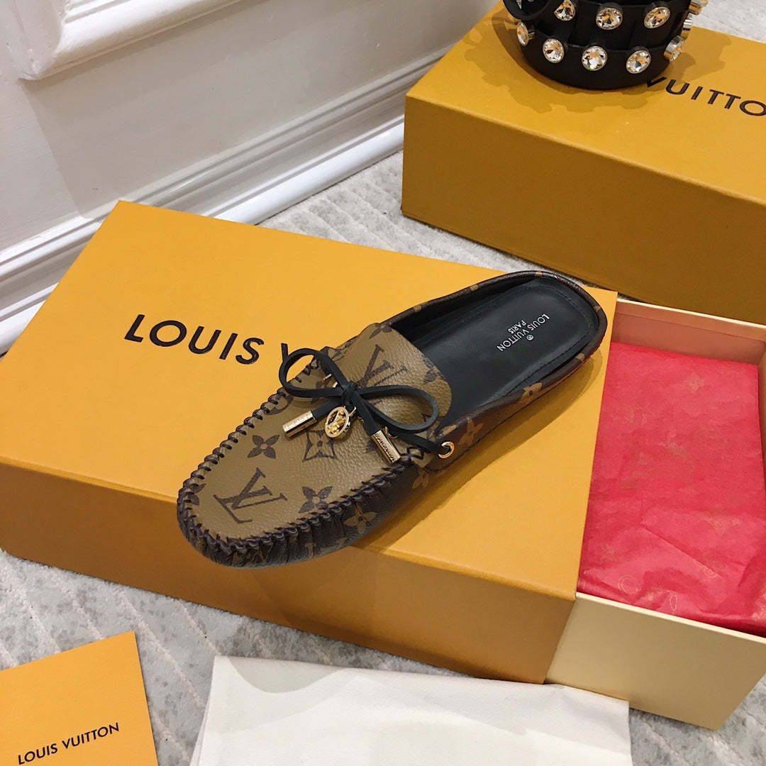 L V - Low Sliders (Light Brown Logo)
