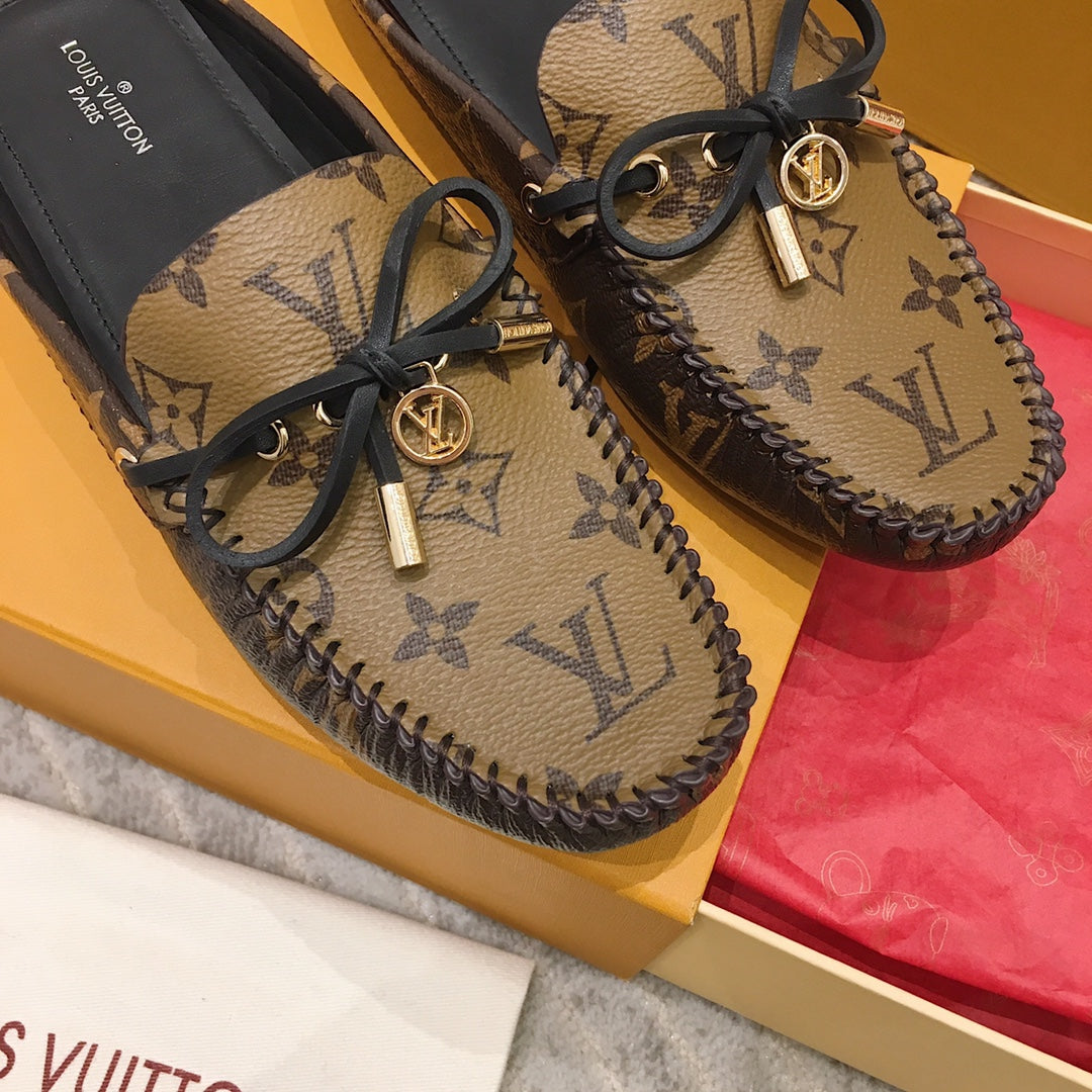 L V - Low Sliders (Light Brown Logo)