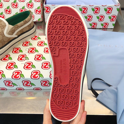 G u c c I slip ons
