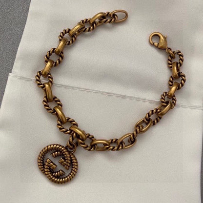 G u c c I bracelet