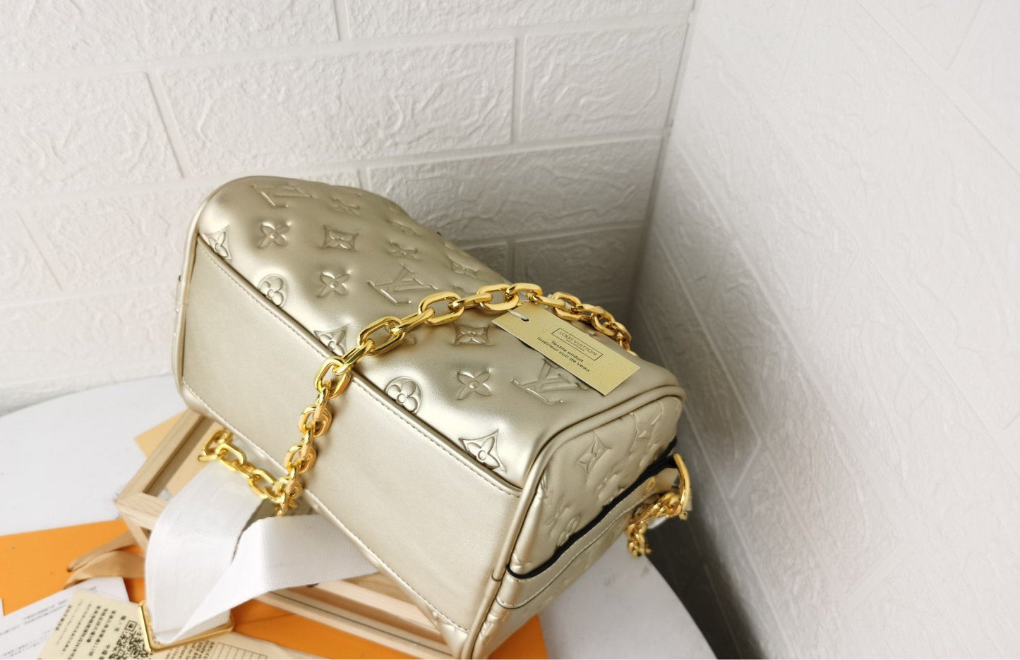 Lv gold 22.0 x 13.0 x 17.0 cm
