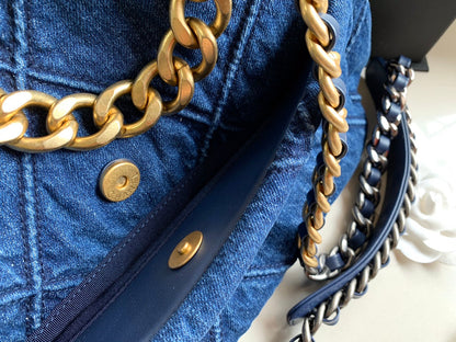 C h a n e l denim 26cm