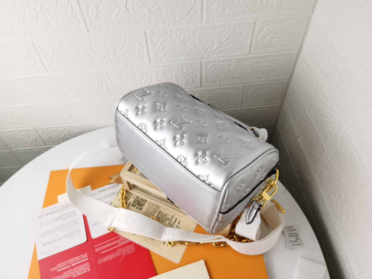 Lv silver 22.0 x 13.0 x 17.0 cm