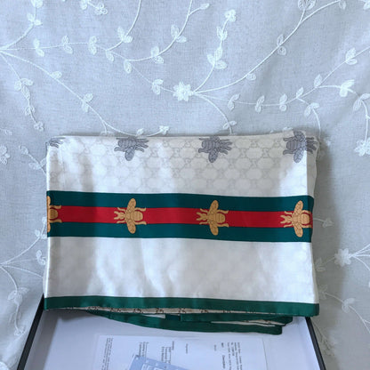 Cassic G scarf