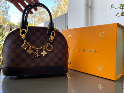 Lv key ring gold