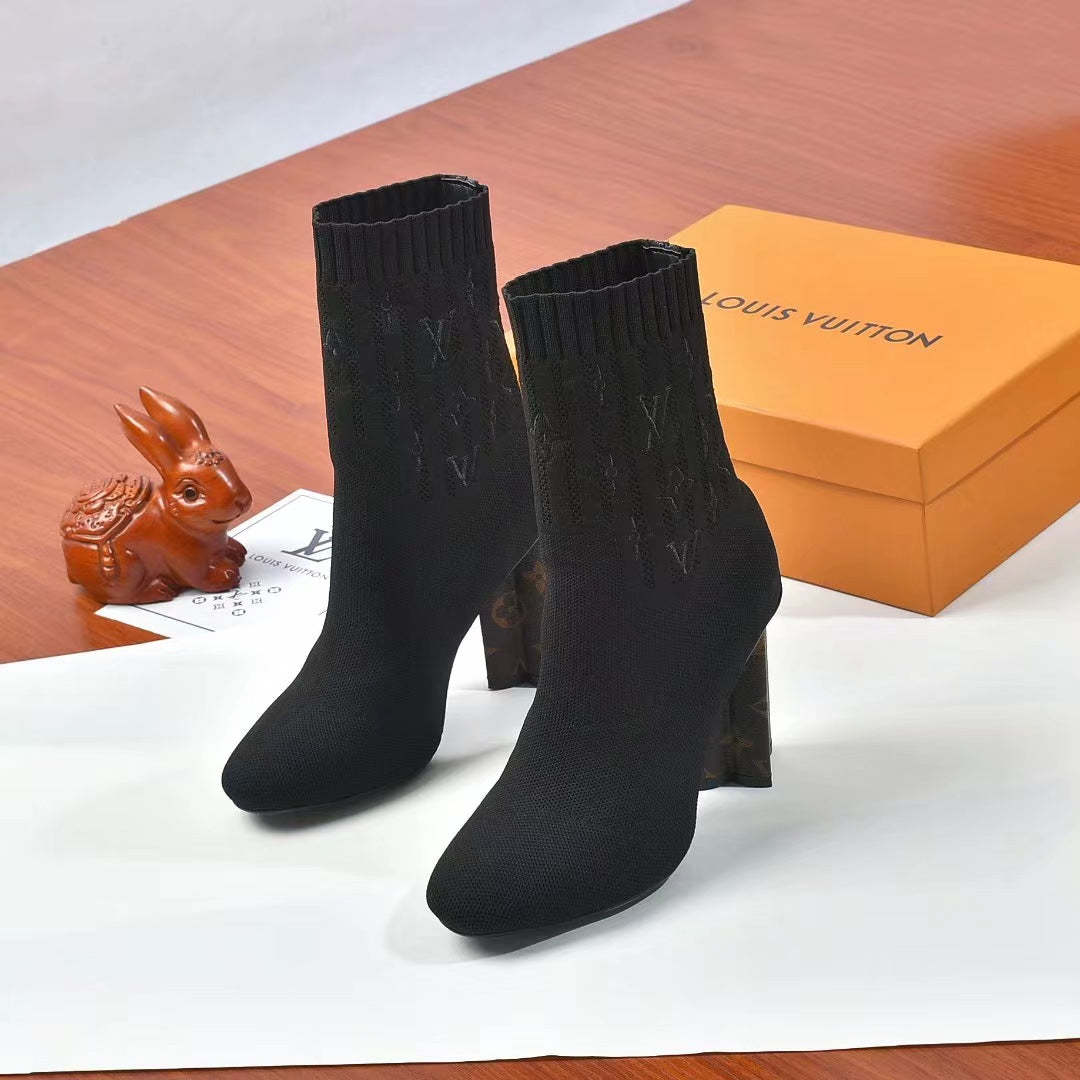 L v 10cm heel