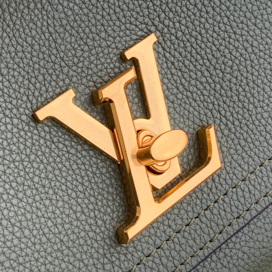 Lv tee