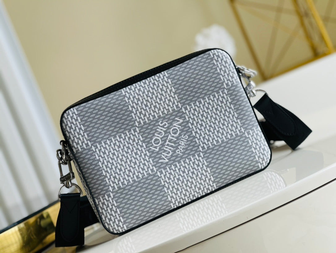 Lv eclipse 25.0 x 18.5 x 7.0