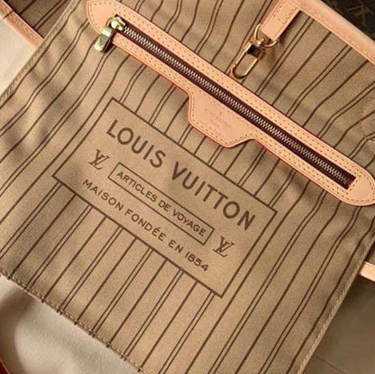 Lv Neverfull-brown inside