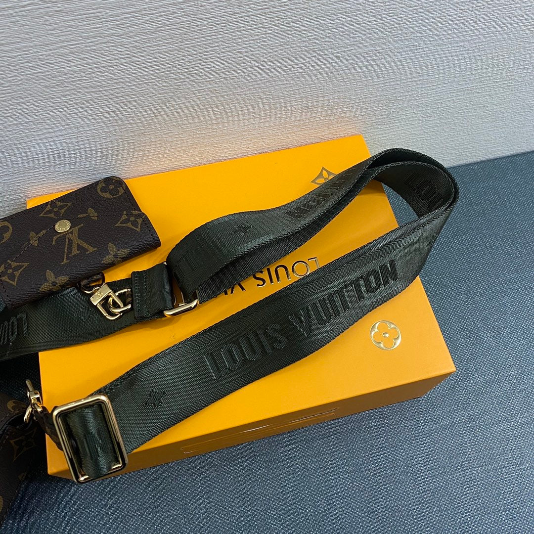 Lv Size:17*9.6*3.5cm pochette